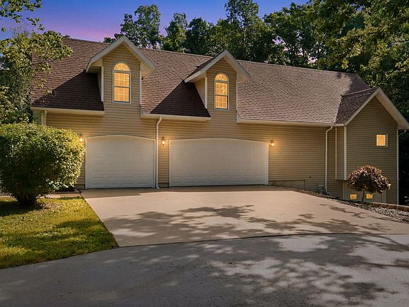 3rd image of 326 Wilderness Road