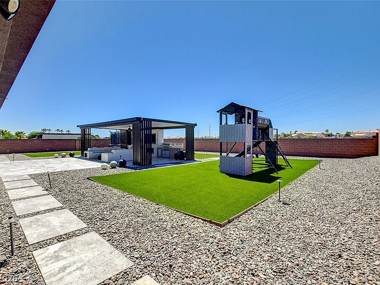 8477 Wolf Mountain Ct — Photo 16