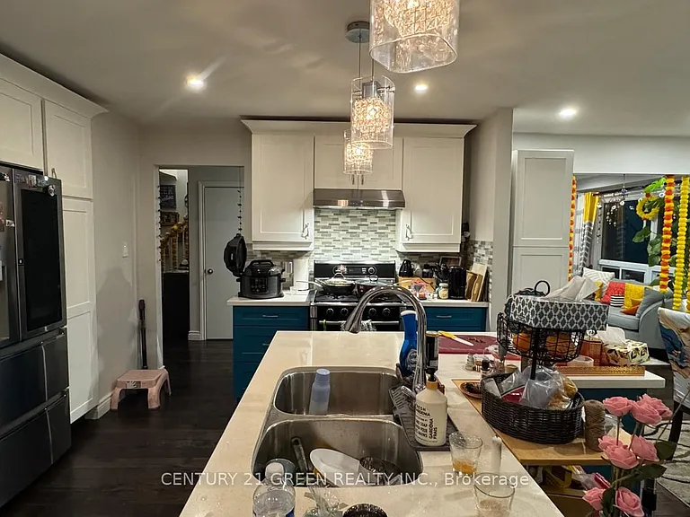 415 Aztec Dr #UPPER — Photo 7