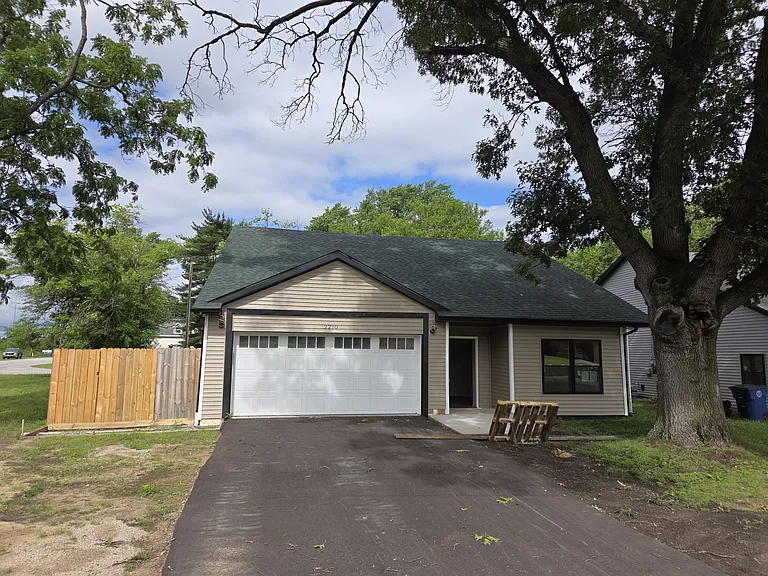2250 S Shelby St — Photo 9