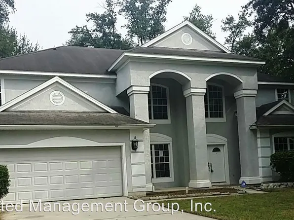 717 Torrey Pine Cir N, Jacksonville, FL 32218