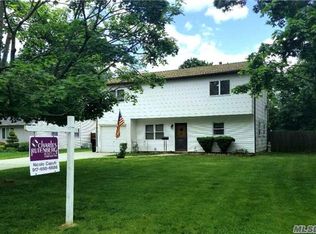 862 Ocean Ave, West Islip, NY 11795