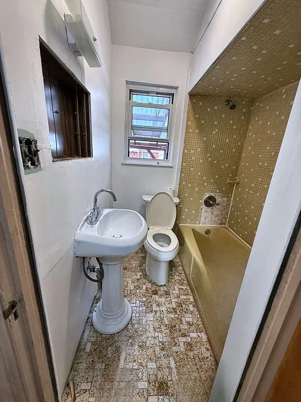 3 bed, 2.0 bath, 1000 sqft, $3,500 — Photo 4