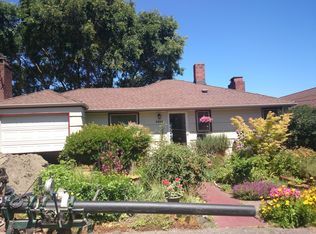 2806 W Elmore Pl, Seattle, WA 98199