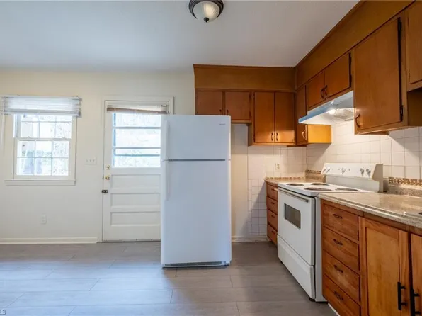 321 Vineyard Park Ct, Winston Salem, NC 27104