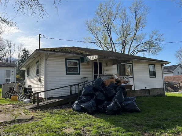 322 Georgia Ct, Canal Fulton, OH 44614