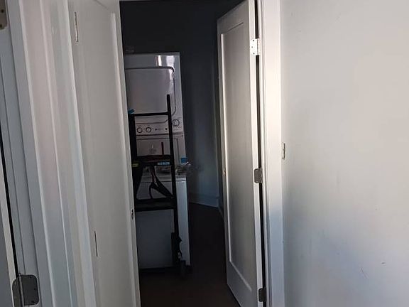 4th image of 4404 Pine St #1