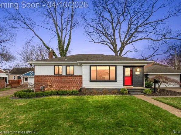 8441 Northfield Blvd, Oak Park, MI 48237