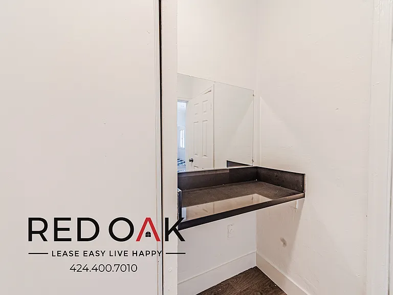4811 Melrose Ave #107 — Photo 9
