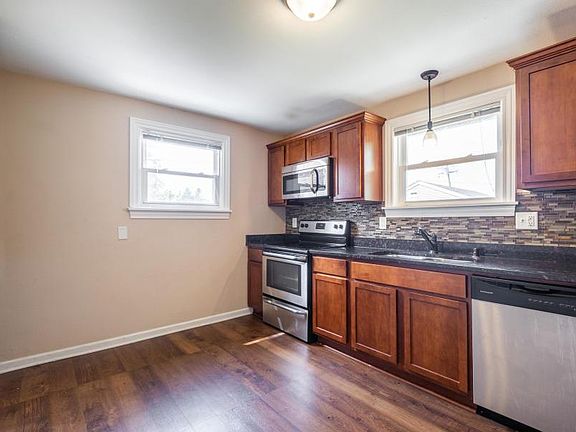 5th image of 2311 W Plainfield Ave