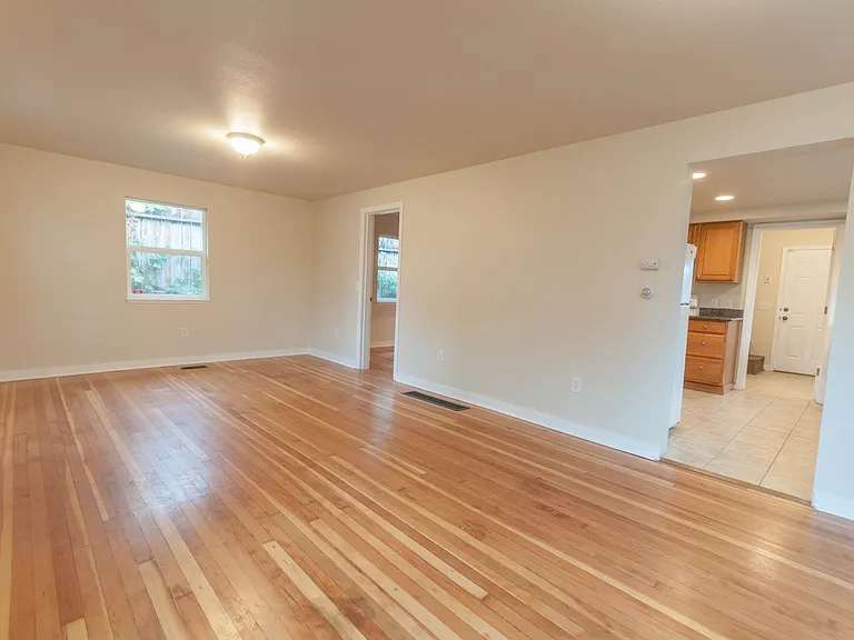 5121 S Garden St — Photo 2