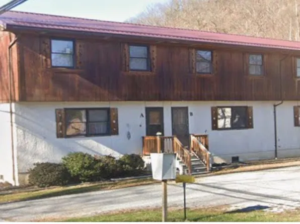 709 9th St, Marlinton, WV 24954