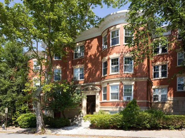 231 Rawson Rd APT 6, Brookline, MA 02445