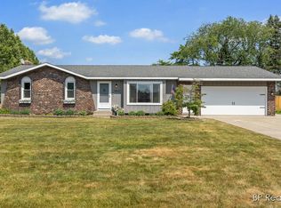 7860 Park Lane Ave, Jenison, MI 49428