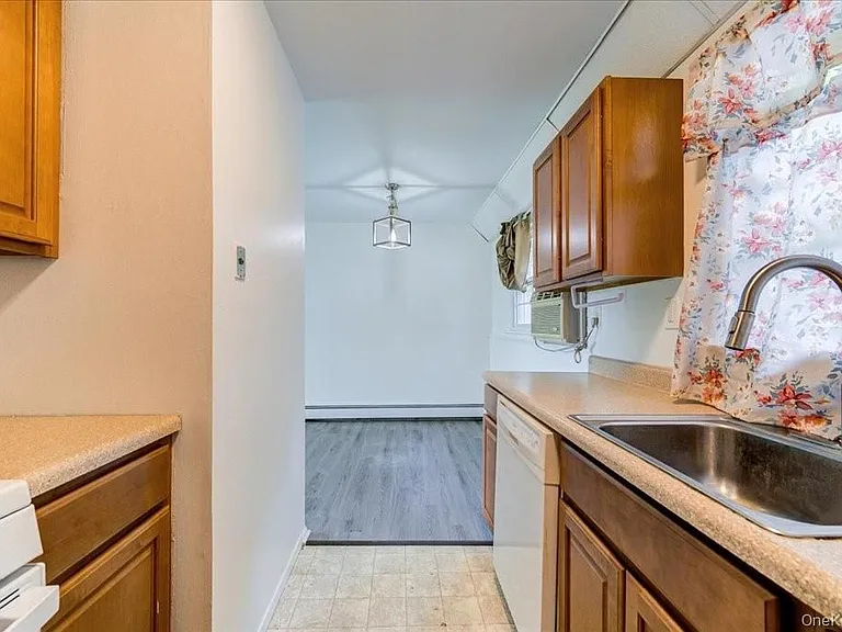 37 Alpine Dr #C — Photo 4