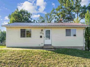 1721 Americus Dr SE, Cedar Rapids, IA 52403