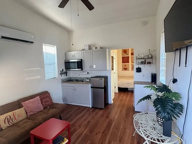 1229 S 13th Ave — Photo 2