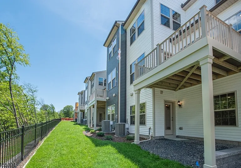 5 Wadsworth Dr — Photo 23