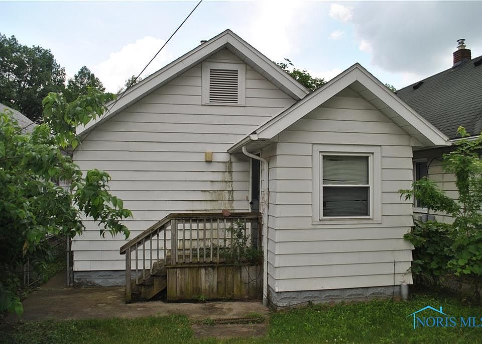 2nd image of 1740 Finch St