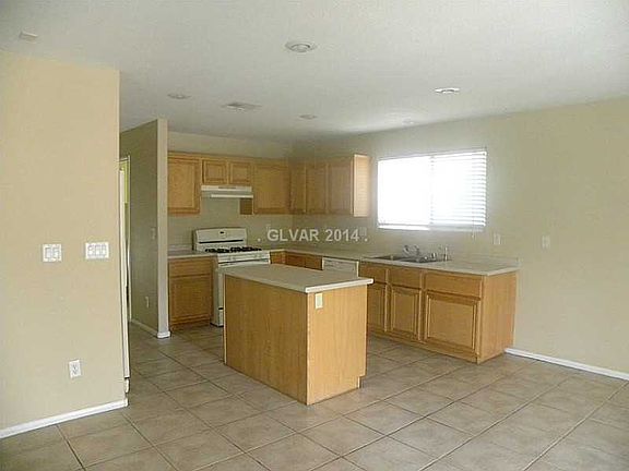 3rd image of 358 Penney View Ct