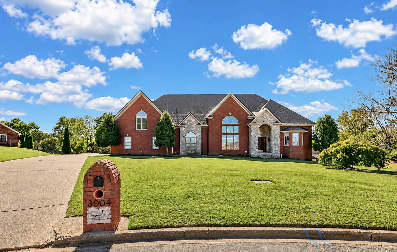4 bed, 3.5 bath, 3811 sqft, $3,500 — Photo 1