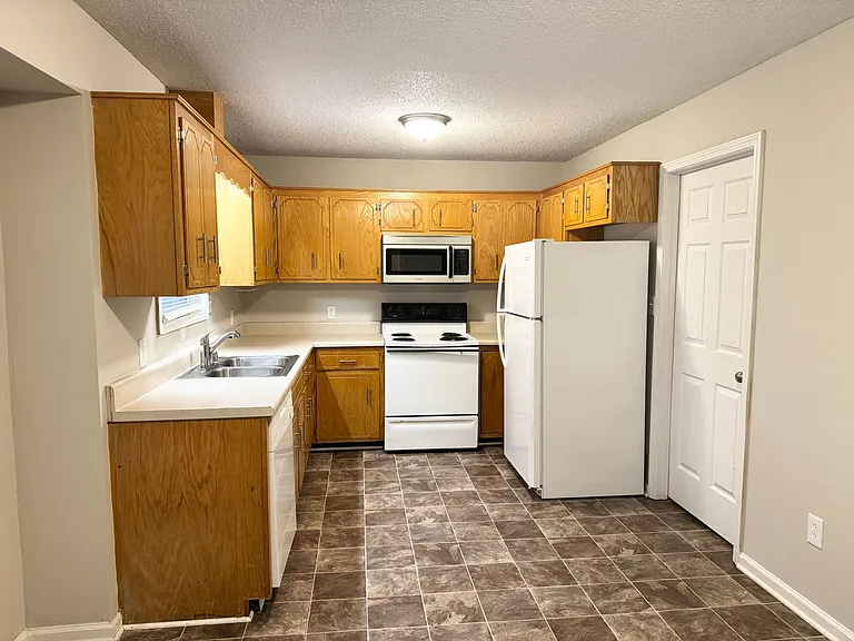310 Pappy Dr — Photo 7