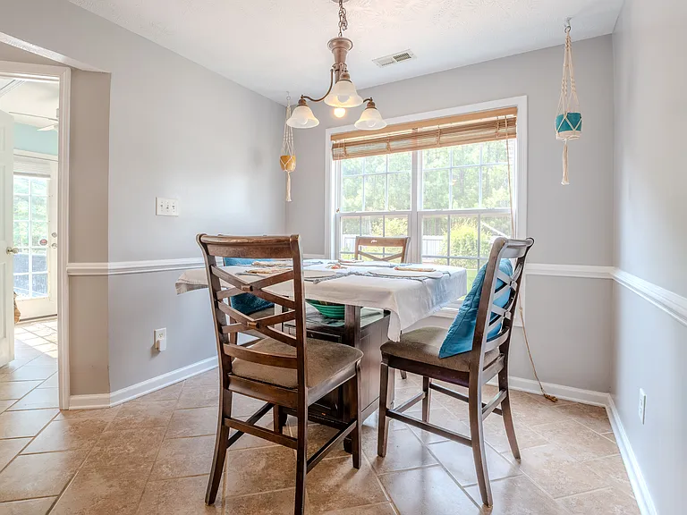 220 Dolphin Dr — Photo 15
