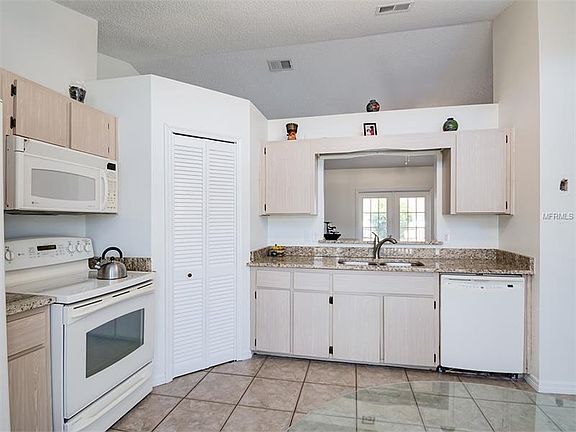 4th image of 460 Oslo Dr