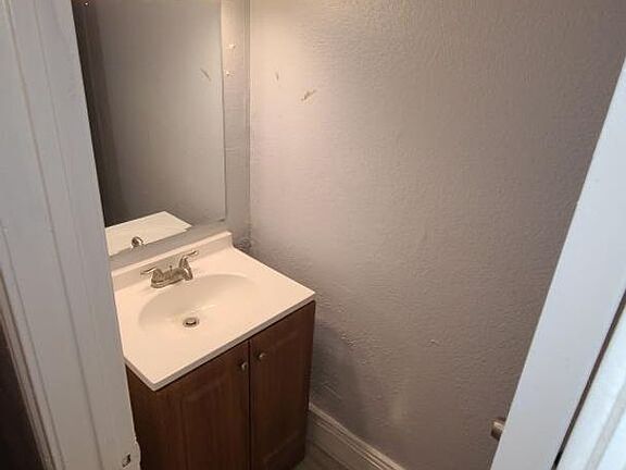 4th image of 6308 Woodmont Ct