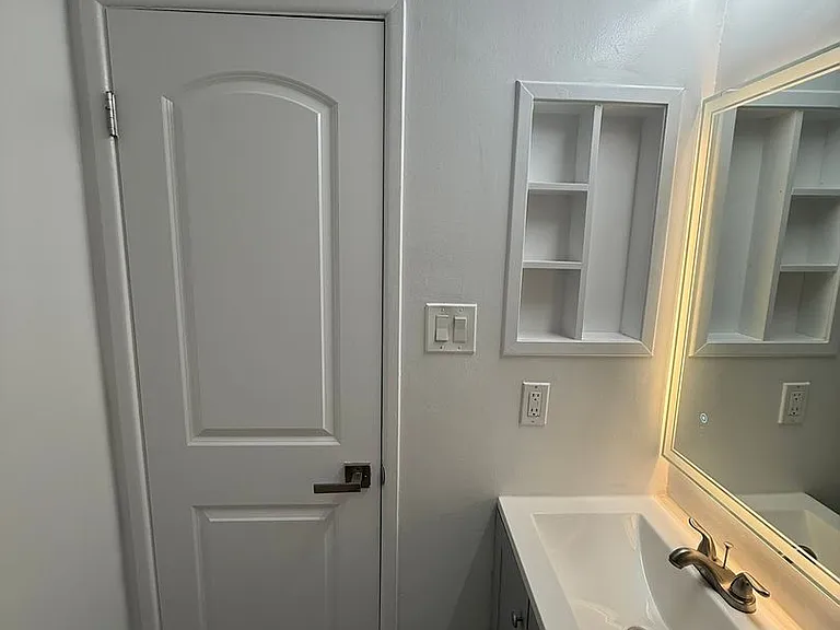 1179 Crenshaw Blvd — Photo 27