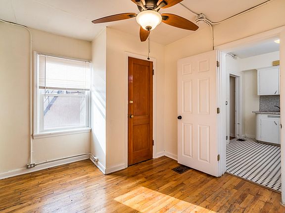 2nd image of 1434 N Corona St