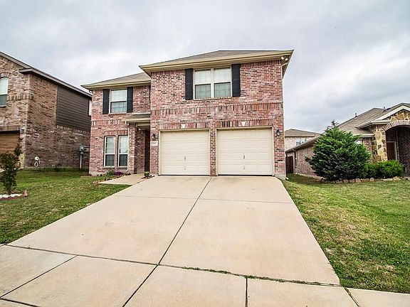 4th image of 5145 Mirror Lake Dr