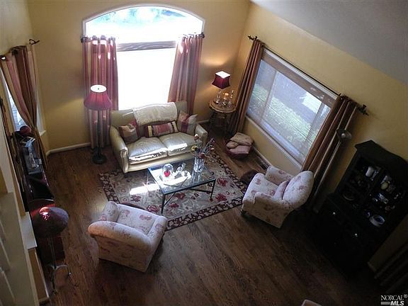 4th image of 158 Windsor Dr