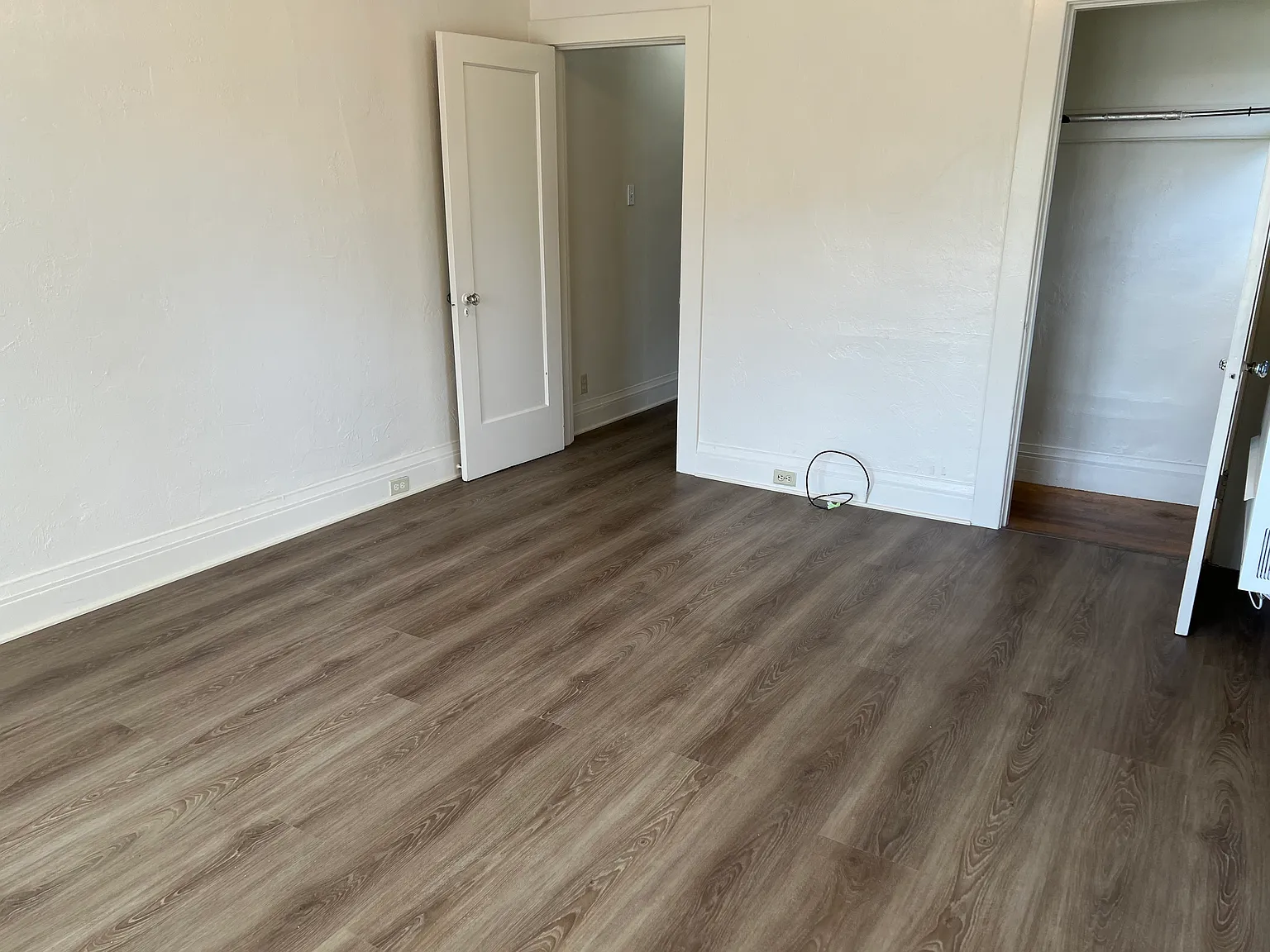 1 bed, 950 sqft, $2,200 — Photo 3