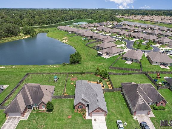 3rd image of 16038 Timberstone Dr