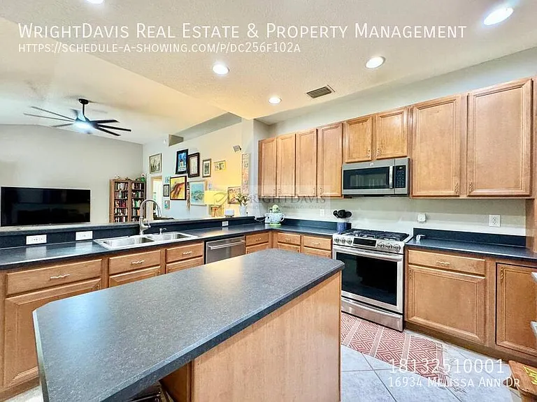 16934 Melissa Ann Dr — Photo 32