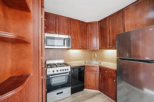 Rented by Brown Harris Stevens | media 26