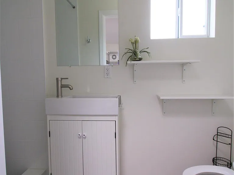 308 N Mission Dr — Photo 10