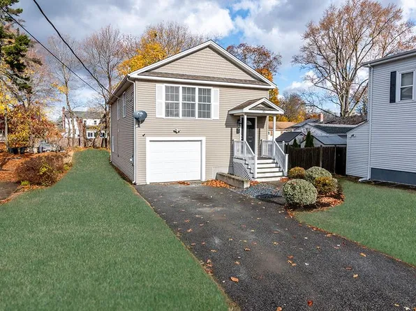 32 Woodrow Ave, Cranston, RI 02920