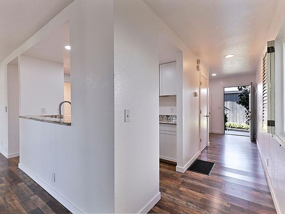 3rd image of 213 New York Ranch Rd APT G