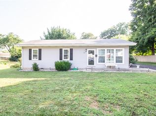 811 Dewey St, Belleville, IL 62221