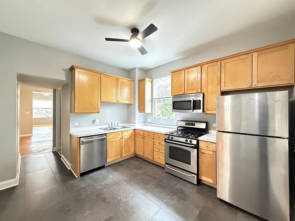 2 bed, 1100 sqft, $2,400 — Photo 1