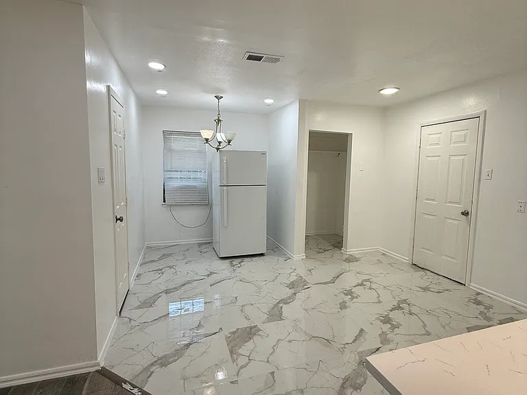 2529 Rutgers Dr — Photo 10