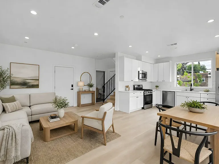 10746 Hortense St #1/2 — Photo 15