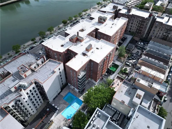 1625 Emmons Avenue image 20 of 32