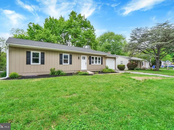 521 Benyou Ln, New Cumberland, PA 17070