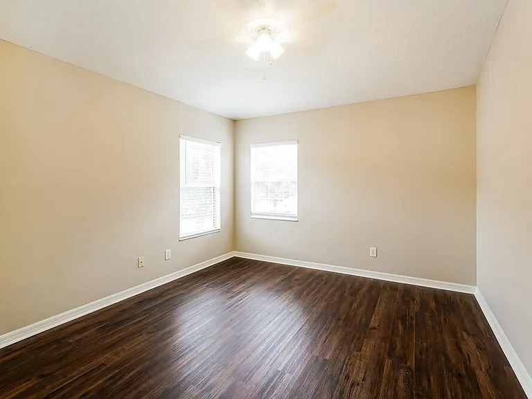 1405 Marsh Wood Dr — Photo 15