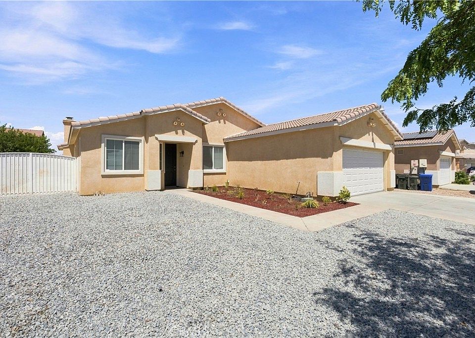 1st image of 15850 Desert Rock St