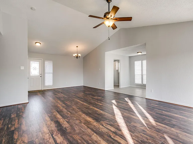 5424 Buckner Ct — Photo 3