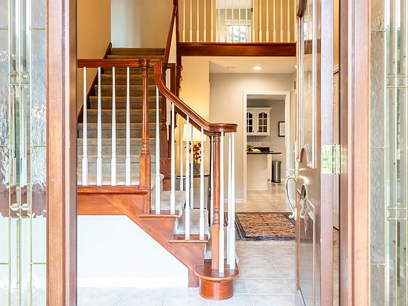 3rd image of 3580 Chippendale Cir